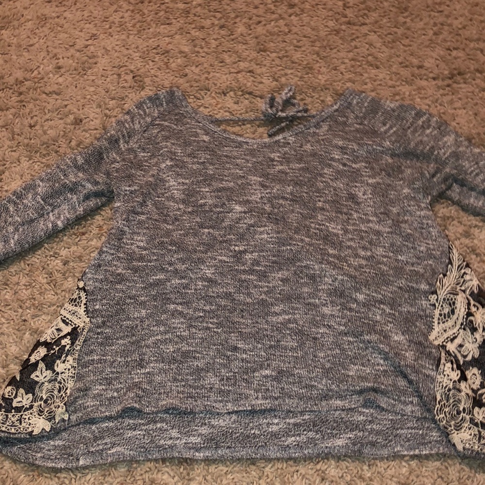 Sweater with flowers